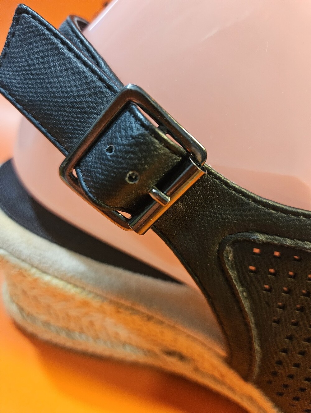 Easy Street Wedge Peek Toe Sandals. Size 8 Bin 2 - Picture 3 of 10